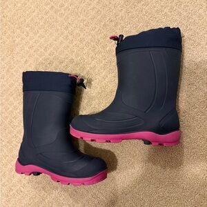 Girls Snow Boats- Fantastic Condition size 2